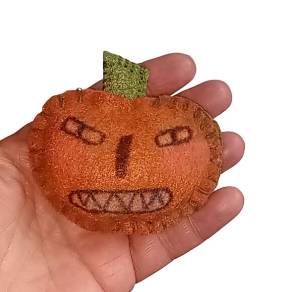 ๐ฏ 10 for $10 / Small Handmade Creepy Felt Pumpkin - Picture 2 of 9